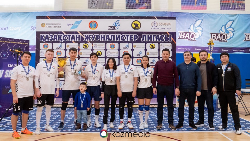 Волейбольная команда «Қазмедиа орталығы» серебряные призеры V сезона BAQ LIGA!