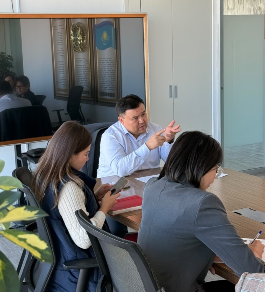 The compliance officer held a meeting with senior management and the heads of structural units